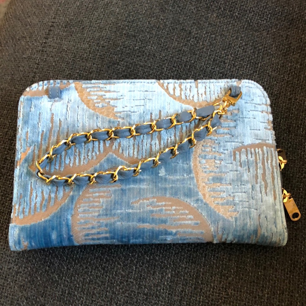 Luigi Bevilacqua Velvet Clutch w/Gold Chain - Picture 3 of 7